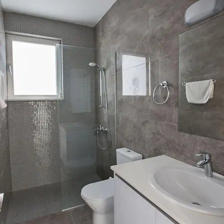 Prol24,brand New 2bdr With Pool,close To Fig Tree Bay Villa
