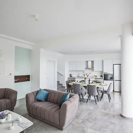 Prol24,brand New 2bdr With Pool,close To Fig Tree Bay Villa *