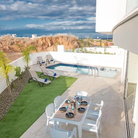 Prol24,brand New 2bdr With Pool,close To Fig Tree Bay Villa