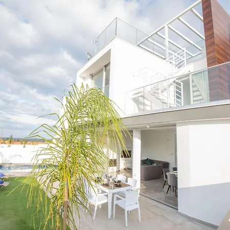 Villa Prol24,brand New 2bdr With Pool,close To Fig Tree Bay